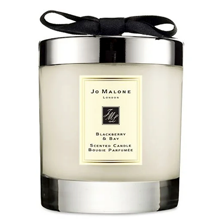 Jo Malone Blackberry & Bay Scented Candle 200g เทียนหอมสุดหรู กลิ่นจากผลแบล็คเบอร์รี่ คละเคล้ากับความหอมจากใบ bay และไม้ brambly จนได้เป็นกลิ่นที่มีความสดชื่นและเขียวขจีในแบบฟรุตตี้